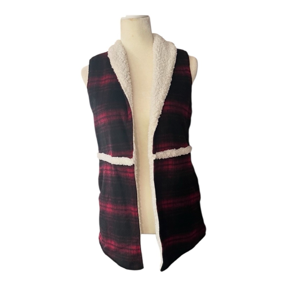 Maurices Red Black Plaid Sherpa Lined Open Front Vest Womens XS Soft Warm Winter